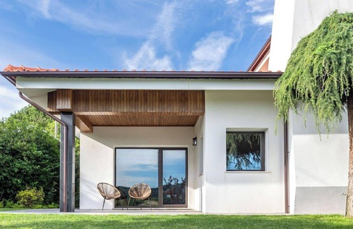 Pevidem Casa | Stunning 6-Bed House in Brito, Guimaraes