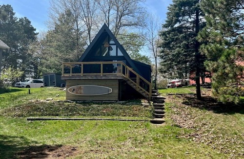 Nekoosa Cabina | Stunning A-Frame on Lake Sherwood near Sand Valley
