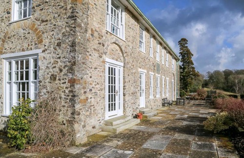 Honiton Casa | Stunning Arts and Crafts family home Outstanding views tennis court