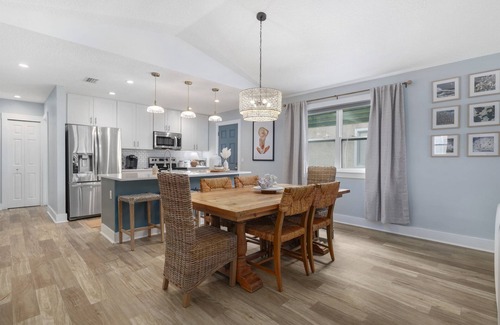 Jacksonville Beach Casa | Stunning Back Patio & Heated Pool