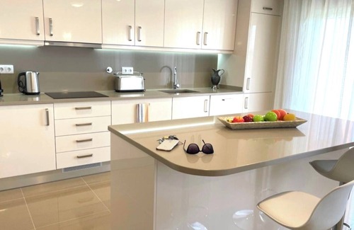 Atalaia Apartamento | Stunning bay views overlooking championship golf course