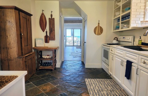 Sea Breeze Cabaña | Stunning Beachfront Cottage w/Fire Pit - 1 minute from Sea Breeze Amusement Park