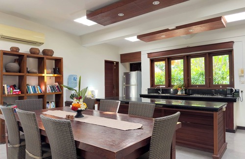 Pemuteran Villa | Tranquila villa frente al mar con piscina, bote y personal