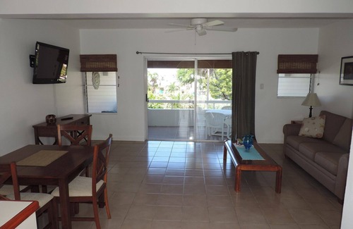 Dickenson Bay Villa | Impresionante apartamento junto a la playa en la hermosa bahía de Dickenson