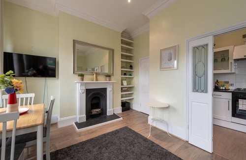 Cantelowes Apartamento | Amplio apartamento de 1 cama en Camden Town: WIFI central, limpio y gratuito (para 4-5)