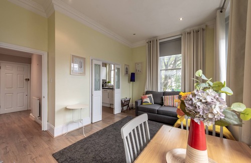 Cantelowes Apartamento | Amplio apartamento de 1 cama en Camden Town: WIFI central, limpio y gratuito (para 4-5)