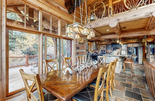 Leadville Casa | Stunning Cabin with wifi, mountain views, private hot tub & secluded location