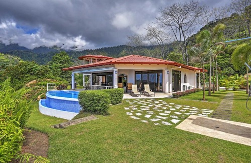 Ciudad Cortés Casa | Stunning Casa de la Roca House with Infinity Pool!