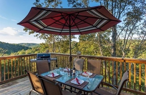 Ellijay Chalet De Esquí | CHALET IMPRESIONANTE - MONTAÑAS Y VISTAS AL LAGO!