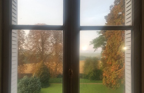 Ocquerre Casa | Stunning Chateau apartment near Paris, EuroDisney-Disneyland, Champagne region