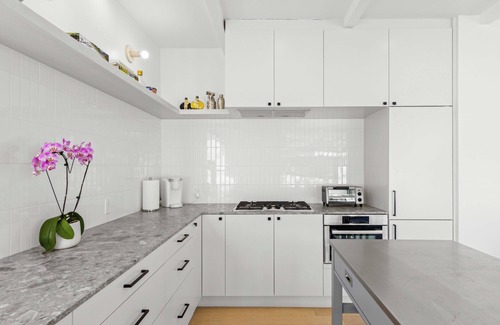 Beachwood Canyon Casa | Stunning compound w/pool house features quintessential LA indoor/outdoor living