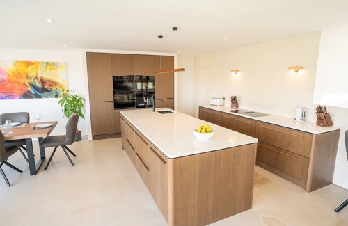 Holywell Casa | Stunning contemporary house amongst the dunes in Holywell Bay