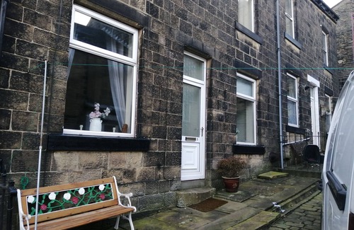 Haworth Casa | Stunning cosy cottage! Close to Haworth and amenities