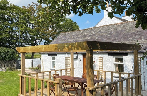 Castle Douglas Cabaña | Stunning cottage, 3-beds, 2-baths, 2 sitting rooms. Fenced garden, dogs welcome.