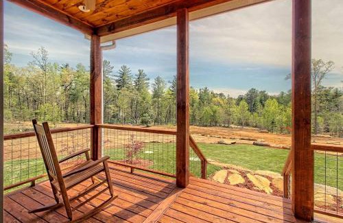 Wiley Casa | Stunning Cottage Rental Ideal for a Family to Go Glamping in Georgia