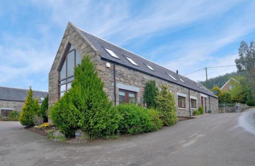 Inverurie Apartamento | Stunning Country House - Cinema, Games Room & Hot Tub
