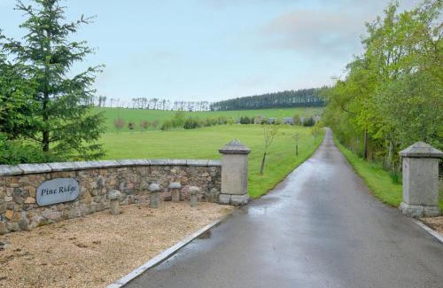 Inverurie Apartamento | Stunning Country House - Cinema, Games Room & Hot Tub