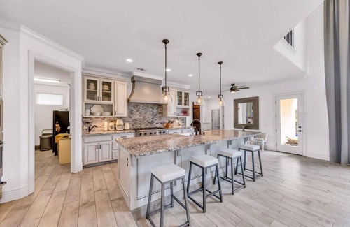 Newcastle Casa | Stunning Country Retreat with Pool, Hot Tub, Pond & Theatre Room!