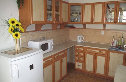 Police nad Metuji Casa | Maravillosa casa de vacaciones privada con WIFI, piscina privada, terraza y mascotas permitida