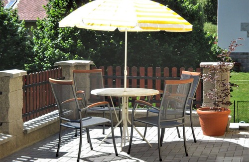 Police nad Metuji Casa | Maravillosa casa de vacaciones privada con WIFI, piscina privada, terraza y mascotas permitida