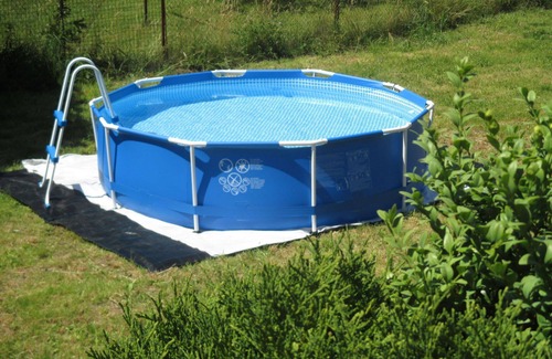 Police nad Metuji Casa | Maravillosa casa de vacaciones privada con WIFI, piscina privada, terraza y mascotas permitida