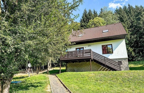 Starkov Casa | Casa de vacaciones privada con WIFI, piscina, TV, patio, mascotas permitida, vista panorámica