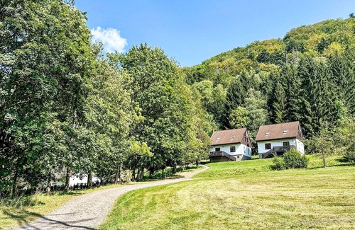 Starkov Casa | Casa de vacaciones privada con WIFI, piscina, TV, patio, mascotas permitida, vista panorámica