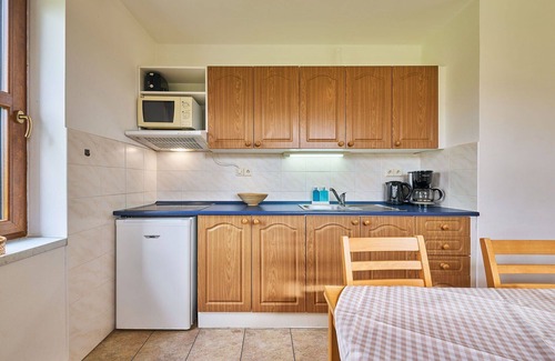 Starkov Casa | Casa de vacaciones privada con piscina, WIFI, TV, patio, mascotas permitida, vista panorámica