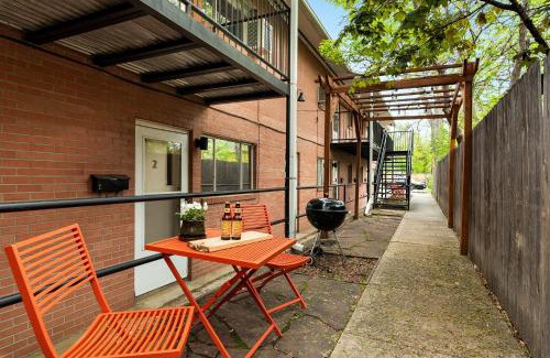 Old Town Apartamento | Stunning Downtown Condo - 5 min walk to Old Town!