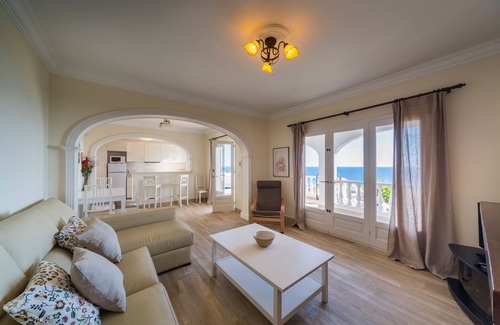 Sant Jaume Mediterrani Casa | Espectaculares vistas al mar y piscina – Villa Amoura