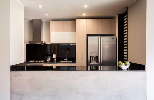 Chico Reservado Apartamento | TOP DE LA PARTE SUPERIOR - ATTIK 201