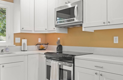 Waterloo Casa | Stunning Family Getaway - 4 Queens + 2 Twin Beds