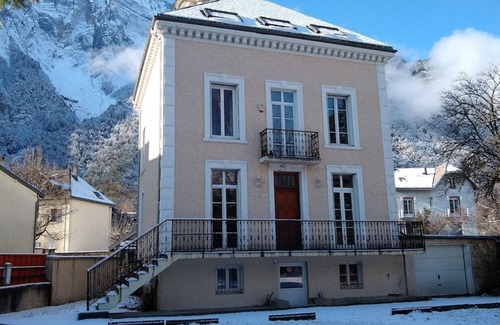 Le Bourg-d'Oisans Casa | Hermosa casa para vacaciones en bicicleta / esquí, jardín amueblado, almacenamiento seguro de bicicletas