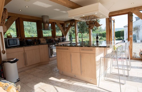 Broad Hinton Casa | Impresionante 2 habitaciones / 2 baños Country Retreat con enormes jardines