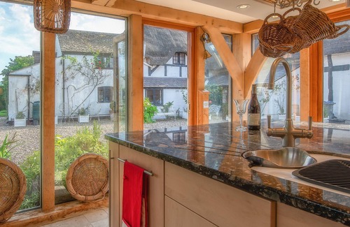 Broad Hinton Casa | Impresionante 2 habitaciones / 2 baños Country Retreat con enormes jardines