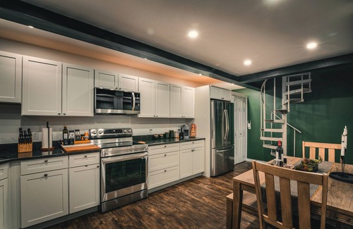 Guilford Casa | Stunning Glass House nestled in the Vermont wilderness!