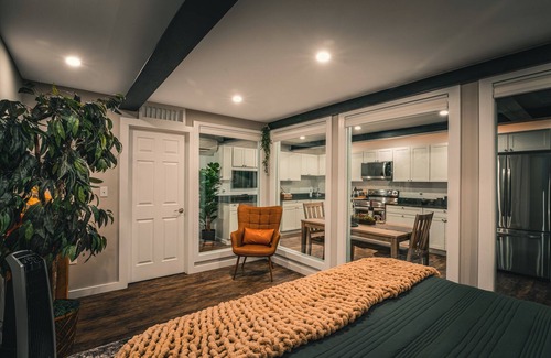 Guilford Casa | Stunning Glass House nestled in the Vermont wilderness!