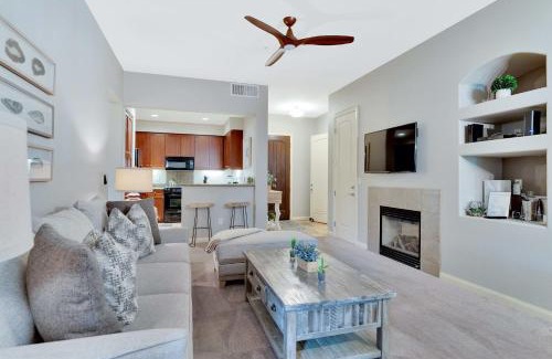 La Quinta Casa | Stunning Ground Floor Villa Steps to Pool