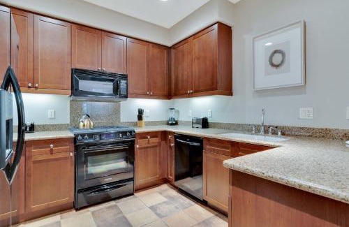 La Quinta Casa | Stunning Ground Floor Villa Steps to Pool