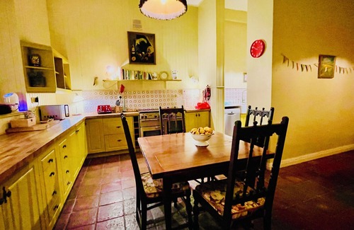 Coolbawn Casa | Stunning historic manor house with WiFi near charming Nenagh