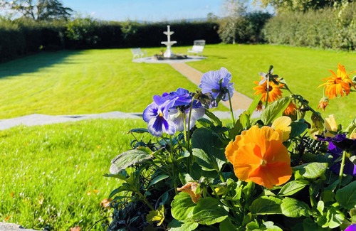 Coolbawn Casa | Stunning historic manor house with WiFi near charming Nenagh