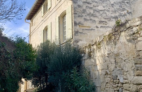 Barbentane Casa | Stunning historical home with breathtaking views!