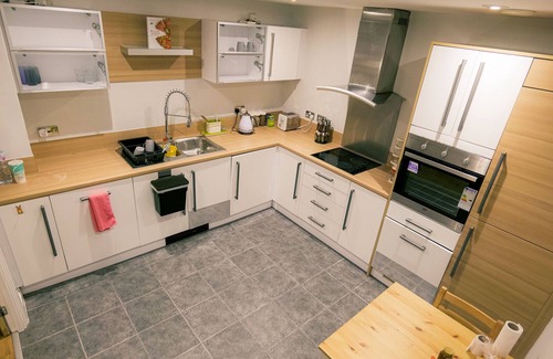 Butetown Apartamento | Stunning Holiday Stay With Free Gym and Parking