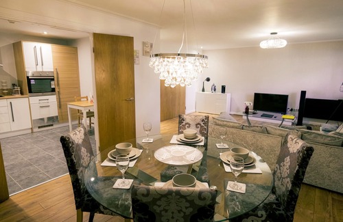 Butetown Apartamento | Stunning Holiday Stay With Free Gym and Parking