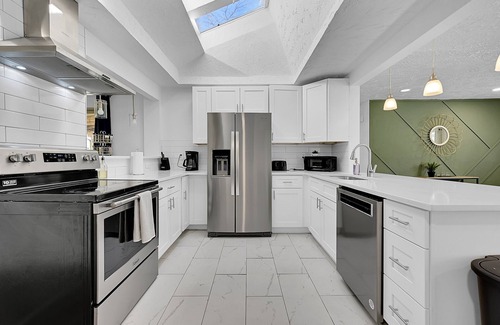 Eiber Casa | Stunning Home Close to Downtown, Skiing & Red Rocks