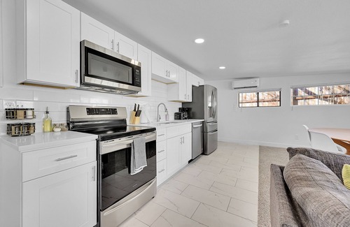 Eiber Casa | Stunning Home Close to Downtown, Skiing & Red Rocks