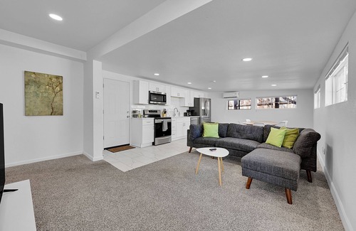 Eiber Casa | Stunning Home Close to Downtown, Skiing & Red Rocks