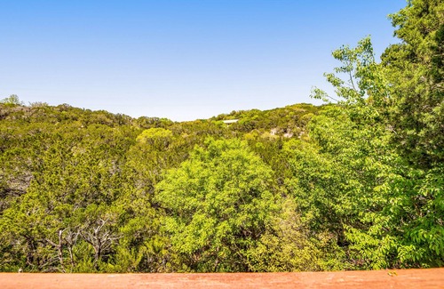 Apache Shores Casa | Stunning home with WiFi, central AC, washer/dryer, tennis and basketball nearby