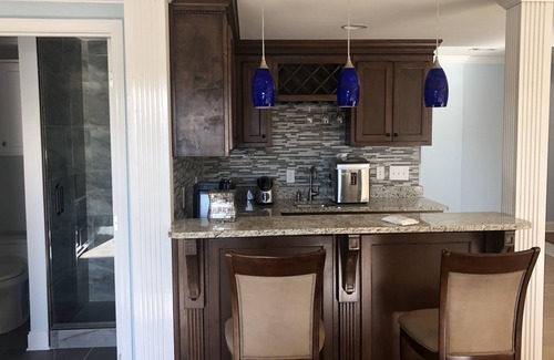 Flowery Branch Chalet De Esquí | Stunning Lake Chalet close to Margaritaville & Aqualand