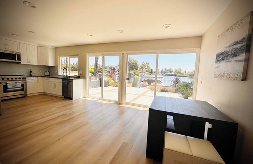 Lake Forest Casa | Stunning Lake Forest Estate by Private Lake 4 Bedroom Home with Enchanting Views